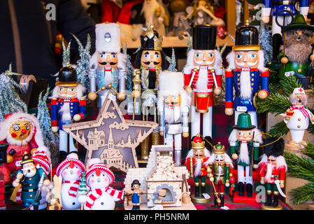 Deutsche Nussknacker am Christkindlmarkt in München. Stockfoto