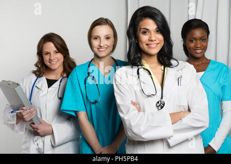 Vielfältig und bevollmächtigte Frauen Bereit für Business Stockfoto