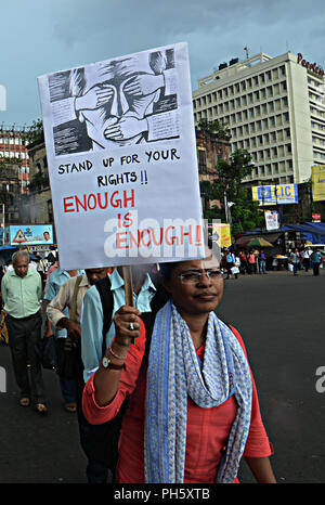 Kolkata, Indien. 29 Aug, 2018. "Kolkata - Protest gegen Razzien und Verhaftungen von Menschenrechtsaktivistinnen APDR/Vereinigung für den Schutz der demokratischen Rechte organisierten Demonstration gegen Razzien und Verhaftungen von Intellektuellen und sozialen Aktivisten in Indien. Credit: Sandip Saha/Pacific Press/Alamy leben Nachrichten Stockfoto