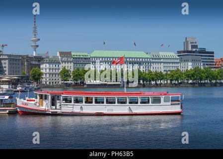 Ausflugsdampfer, der Jungfernstieg, Hotel Vier Jahreszeiten, Binnenalster, Hamburg, Deutschland Stockfoto