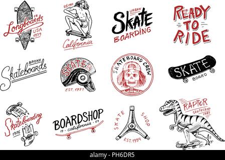 Satz von Skateboarding Etiketten Logo. Skater Dinosaurier Tyrannosaurus rex reitet auf dem Board.. Urban Design für Abzeichen, Embleme t-shirt Typografie. graviert Hand gezeichnete Skizze in Schwarzweiß Vintage Style. Stock Vektor