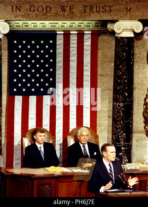 Präsident George H.W. Busch liefert die Lage der Union. In der Stühle sind Vizepräsident Dan Quayle und Sprecher Thomas Foley. Stockfoto