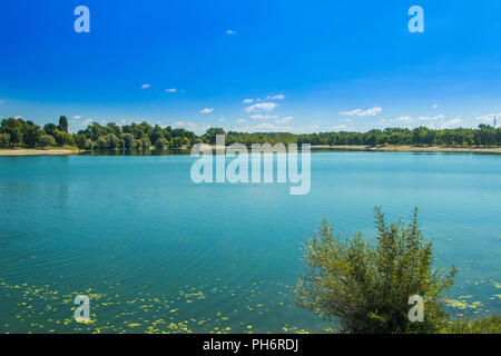 Zagreb, Kroatien, Jarun See, schöne grüne Bucht, sonnigen Sommertag Stockfoto