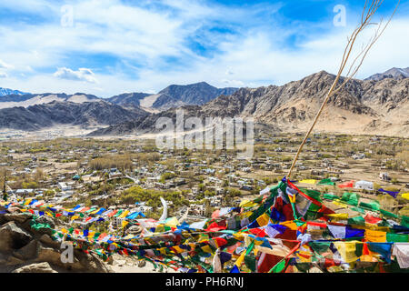 Luftbild des Leh und Shanti Stupa Stockfoto