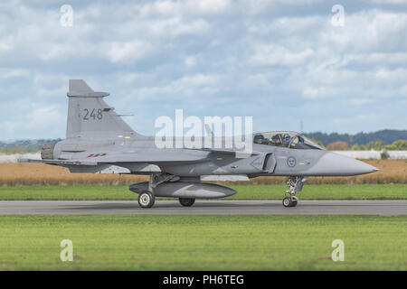 UPPSALA, Schweden, 25 Aug, 2018: Die schwedische Luftwaffe JAS Gripen, die für die Besteuerung der Luft anzeigen. Stockfoto