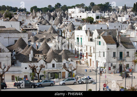 Trulli und Alberobello Dorf, Rione Monti, Provinz Bari, Apulien, Italien, Europa Stockfoto