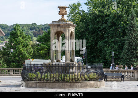 Pieroni Der Springbrunnen auf der Terrasse zu Fuß in die Stadt Bath Stockfoto