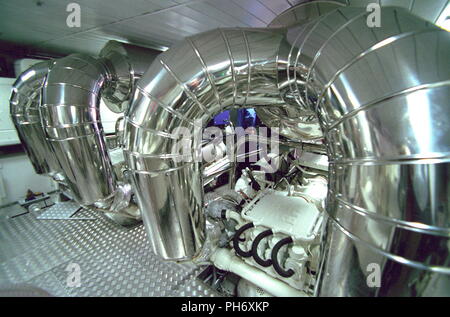 AJAXNETPHOTO. 2004. VIAREGGIO, Italien. - AZIMUT 116. Maschinenraum. Foto: Jonathan Eastland/AJAX. REF: 42804 22 Stockfoto