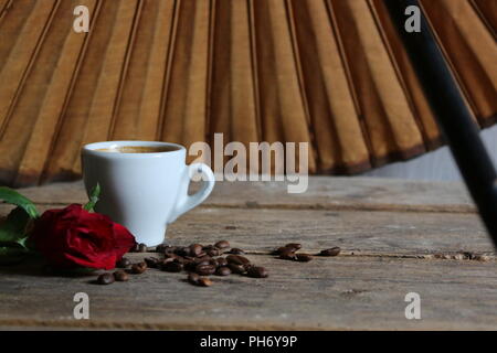 Kaffeebohne Mischungen durch Stimmung evoziert Styling erfasst Stockfoto