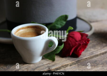 Kaffeemischung Erforschung Erfassung der Charakter in Kaffee Stockfoto