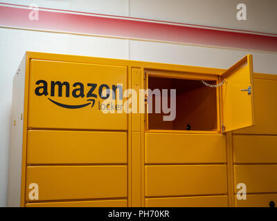 Amazon Schließfach Lage vor lokal speichern Stockfoto