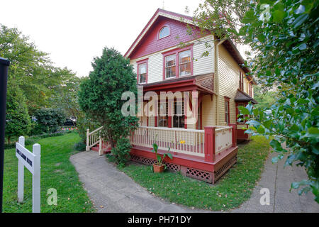 Lewis Latimer House Museum, 34-41 137. St, Queens, New York. Latimer, Erfinder und Elektroingenieur; er schuf ein langlebiges Kohlenstofffilament. Stockfoto