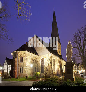 Altstadt, St. George's Kirche, Hattingen, Deutschland. Stockfoto