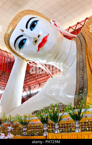 Chauk htat gyi Liegenden Buddha Stockfoto