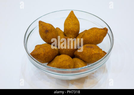 Icli Köfte/Gekochte kibbeh/Quibe/gefüllte Frikadelle falafel. Stockfoto
