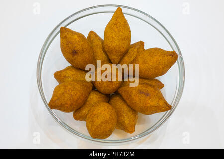 Icli Köfte/Gekochte kibbeh/Quibe/gefüllte Frikadelle falafel. Stockfoto
