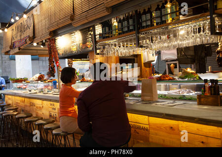 Rambiero Diner, Bar Abschaltdruck in St. Josep Markt La Boqueria auf der Rambla in Barcelona, Spanien Stockfoto