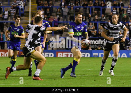 Warrington, Großbritannien. 30. August 2018. 30. August 2018, Halliwell Jones Stadium, Warrington, England; Betfred Super League Super 8 s, Warrington Wolves v-Rumpf FC; Daryl Clark von Warrington Wolves sucht den Pass Credit: Aktuelles Bilder/Alamy leben Nachrichten Stockfoto