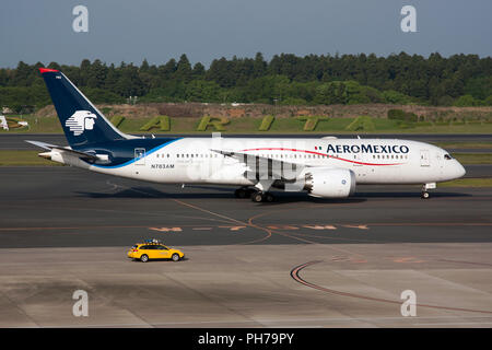 Tokio, Japan. 5 Mai, 2017. Aeroméxico Boeing 787-8 Dreamliner am Flughafen Tokio Narita rollen. Credit: Fabrizio Gandolfo/SOPA Images/ZUMA Draht/Alamy leben Nachrichten Stockfoto