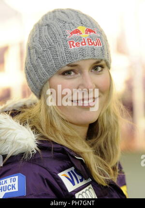 München, Deutschland. 01. Jan 2011. Vor dem FIS Alpine Ski World Cup am 02. Januar 2011 Kicks, alpine Ski Racer Lindsey Vonn (USA) posiert für ein Foto in München, Deutschland, 01. Januar 2011. Quelle: Tobias Hase | Verwendung weltweit/dpa/Alamy leben Nachrichten Stockfoto