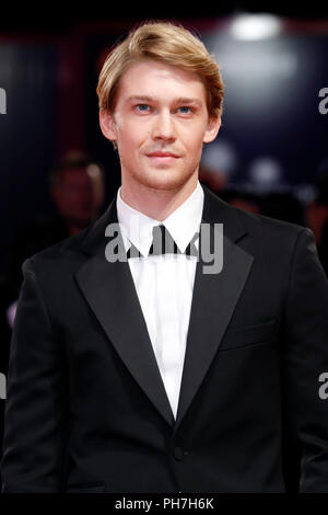 Venedig, Italien - 30. August: Joe Alwyn kommt an der "Merken"-Premiere während des 75. Filmfestival von Venedig im Palazzo del Cinema am 30. August 2018 in Venedig, Italien. Quelle: John Rasimus/MediaPunch *** FRANKREICH, SCHWEDEN, NORWEGEN, DENARK, Finnland, USA, Tschechische Republik, SÜDAMERIKA NUR*** Stockfoto