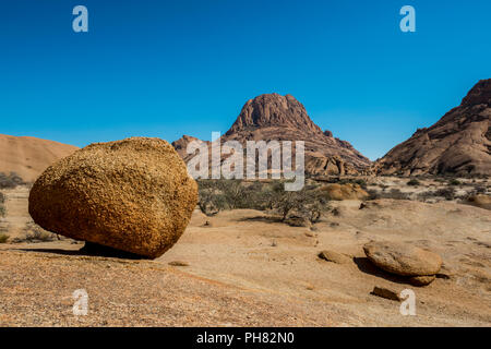 Landschaft in der Nähe der Spitzkoppe, Erongo Region, Namibia Stockfoto