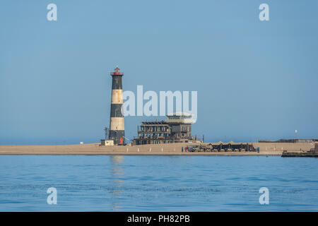 Leuchtturm und Lodge, Pelican Point, Walvis Bay, Erongo Region, Namibia Stockfoto