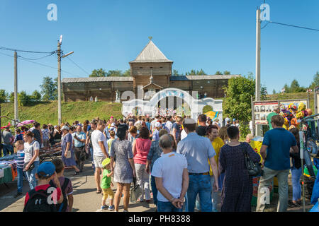 Luh, Ivanovo Region, Russland - 08/25/2018: Auf der regionalen Festival - fair Luk-luchok August 25, 2018 in der Stadt der Luh, Ivanovo Region, Russland. Stockfoto