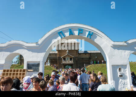 Luh, Ivanovo Region, Russland - 08/25/2018: Auf der regionalen Festival - fair Luk-luchok August 25, 2018 in der Stadt der Luh, Ivanovo Region, Russland. Stockfoto