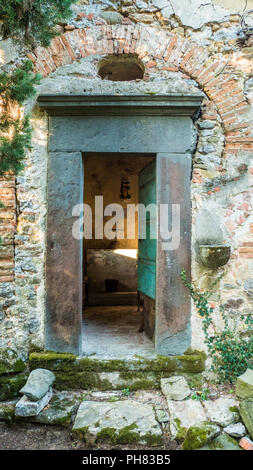 Garten Kapelle auf einem Bauernhof in der Ortschaft Borgo a Mozzano in der Provinz Lucca in der Toskana, Italien Stockfoto