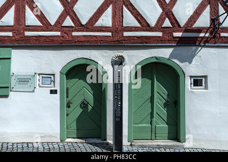 Eingangstüren für die ehemalige Synagoge 1687 erbaut, heute Jüdisches Museum, Schnaittach, Mittelfranken, Bayern, Deutschland Stockfoto