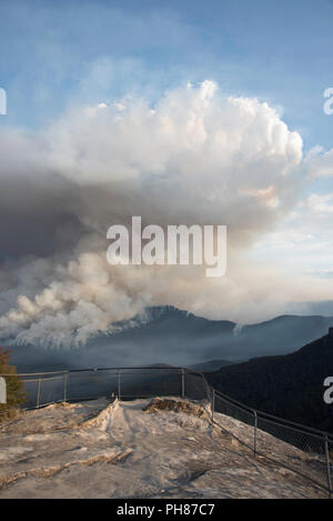 Verringerung der Brandgefahr am Mount Solitary, Blue Mountains, Australien Stockfoto