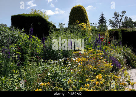 GREAT DIXTER BUNTE SOMMERBLUME GRENZE UK Stockfoto