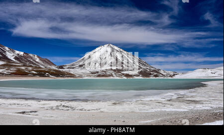 Blick auf die Laguna Verde und der Licancabur Vulkan, Reserva Eduardo Avaroa, Sud Lipez Provinz, Bolivien Stockfoto