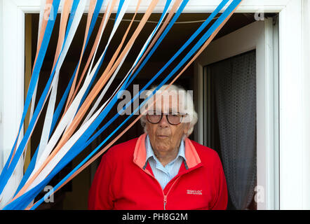 Frau mit altersbedingten Makuladegeneration in ihren Augen. Stockfoto