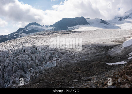 Gebühr Gletscher, Aussicht auf der Längfluh 2870 m Saas Fee Schweiz. Stockfoto