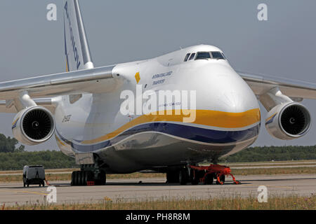 Antonow 124-100 der Antonov Airlines (Antonov Design Bureau). Stockfoto
