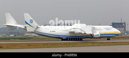 Antonow 124-100 der Antonov Airlines (Antonov Design Bureau). Stockfoto
