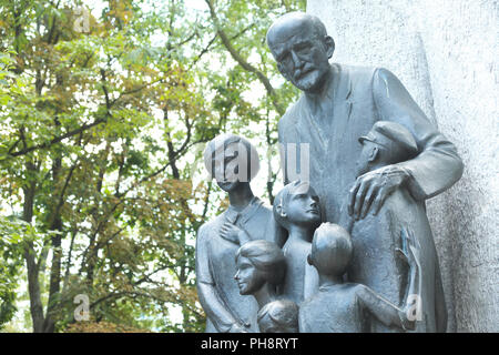 Warschau Polen Monument zu Janusz Korczak Arzt und Direktor des Waisenhauses, die Kinder in WW2 geschützt Stockfoto