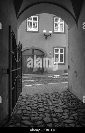 Durchgang in der Alten Stadt Cheb Stockfoto