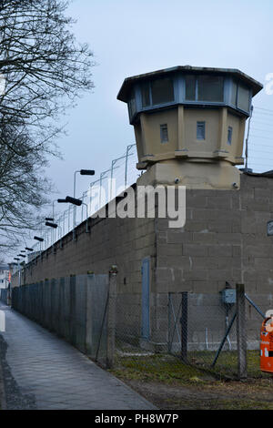 Wachturm, Stasi-Gedenkstaette, Genslerstrasse, Hohenschönhausen, Lichtenberg, Berlin, Deutschland Stockfoto