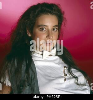 Isabell Varell, deutsche Sängerin und plant, in München, Deutschland 1983. Deutsche Sängerin und Schauspielerin Isabel Varell zu München, Deutschland 1983 | Stockfoto