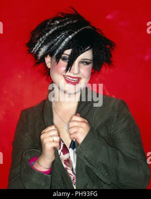 Die britische Musikerin, Moderatorin und Modell Kelly Osbourne bei Einems Studioshooting in Berlin, Deutschland 2002. Britische Musiker, Moderator und Mo Stockfoto