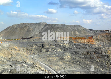 Kies Produktion im Steinbruch Stockfoto