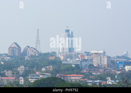 Mangalore, Indien - 8. Juli 2018 - Schnell wachsende Stadt im Süden von Indien, die relativ grün und friedlich ist, verglichen mit dem Rest von Indien Stockfoto