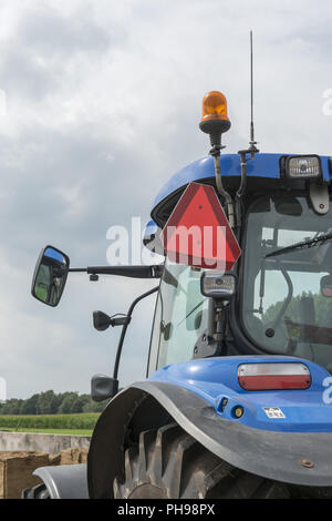 Blaue Traktor Detail der Seite Stockfoto