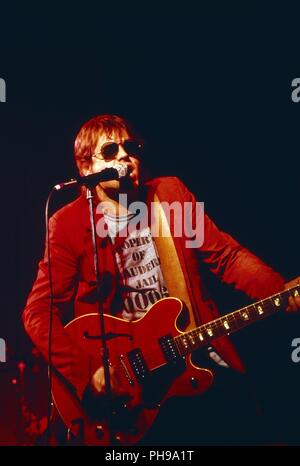 Jocco Abendroth, deutscher Sänger, Gitarrist und Komponist, bei einem Konzert in Deutschland, 1983. Deutscher Sänger, Komponist und Gitarrist Jocco Abendr Stockfoto