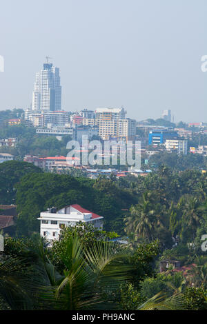 Mangalore, Indien - 8. Juli 2018 - Schnell wachsende Stadt im Süden von Indien, die relativ grün und friedlich ist, verglichen mit dem Rest von Indien Stockfoto