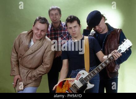 'Spider Murphy Gang', bayerische Band in Parsdorf, Deutschland 1985. Der deutschen bayerische Band 'Spider Murphy Gang" in Parsdorf, Deutschland, 1985. | Verwendung worl Stockfoto