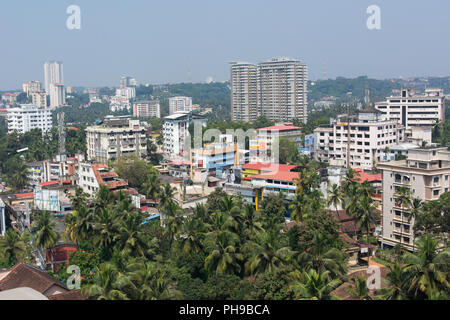 Mangalore, Indien - 8. Juli 2018 - Schnell wachsende Stadt im Süden von Indien, die relativ grün und friedlich ist, verglichen mit dem Rest von Indien Stockfoto